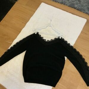 Frank Lyman designer sweater